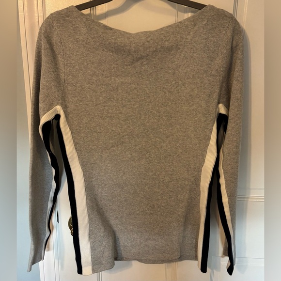 NWT Women’s Tommy Hilfiger Gray Boatneck Long Sleeve Logo Sweater Large - Picture 6 of 14